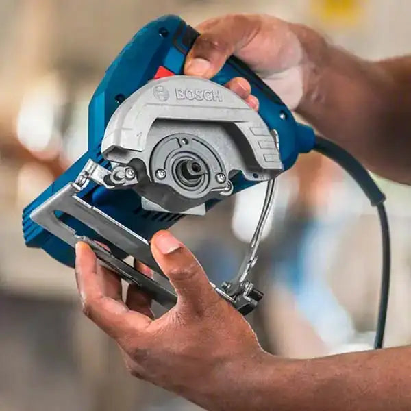 Serra Mármore 5 POL 1500W TITAN GDC 151 com Maleta, Kit Refrigeração e Disco BOSCH